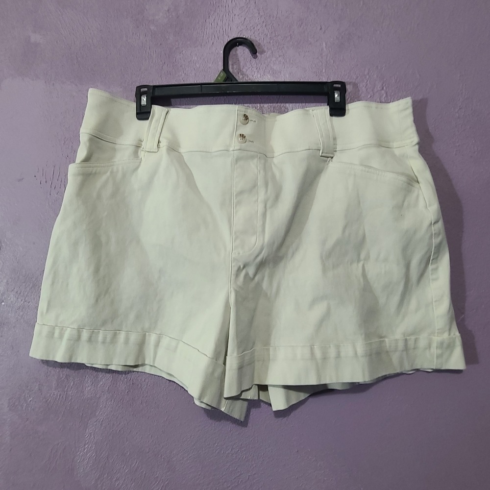 Spanx Ultra High Rise Stretch Twill Shorts Women 3X Cream Pull On
4" Plus Size